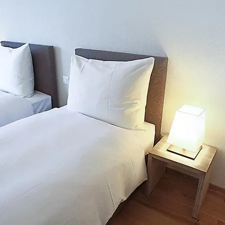 شقة Sleeps 6 Pool Wifi T030118 *